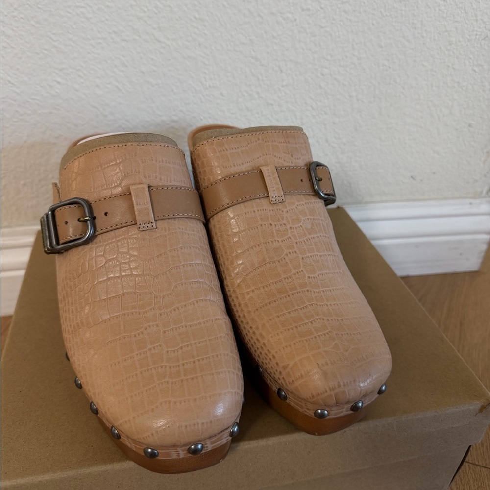 Lucky Brand Tan Clog Heels Dusty Sand Essex Croco Leather NWT Size 11M - Picture 6 of 9